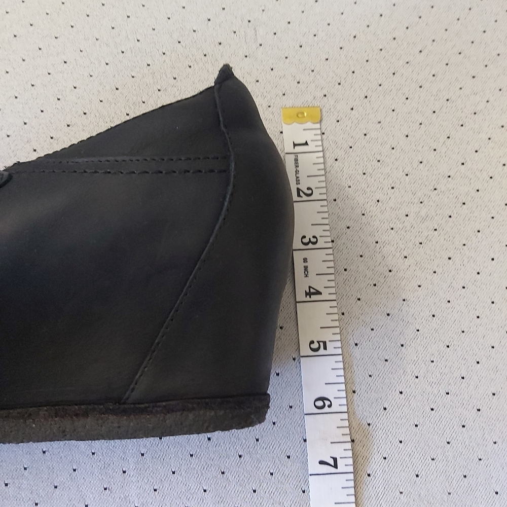 Earth Black Mary Jane Wedge Pumps - Picture 13 of 16